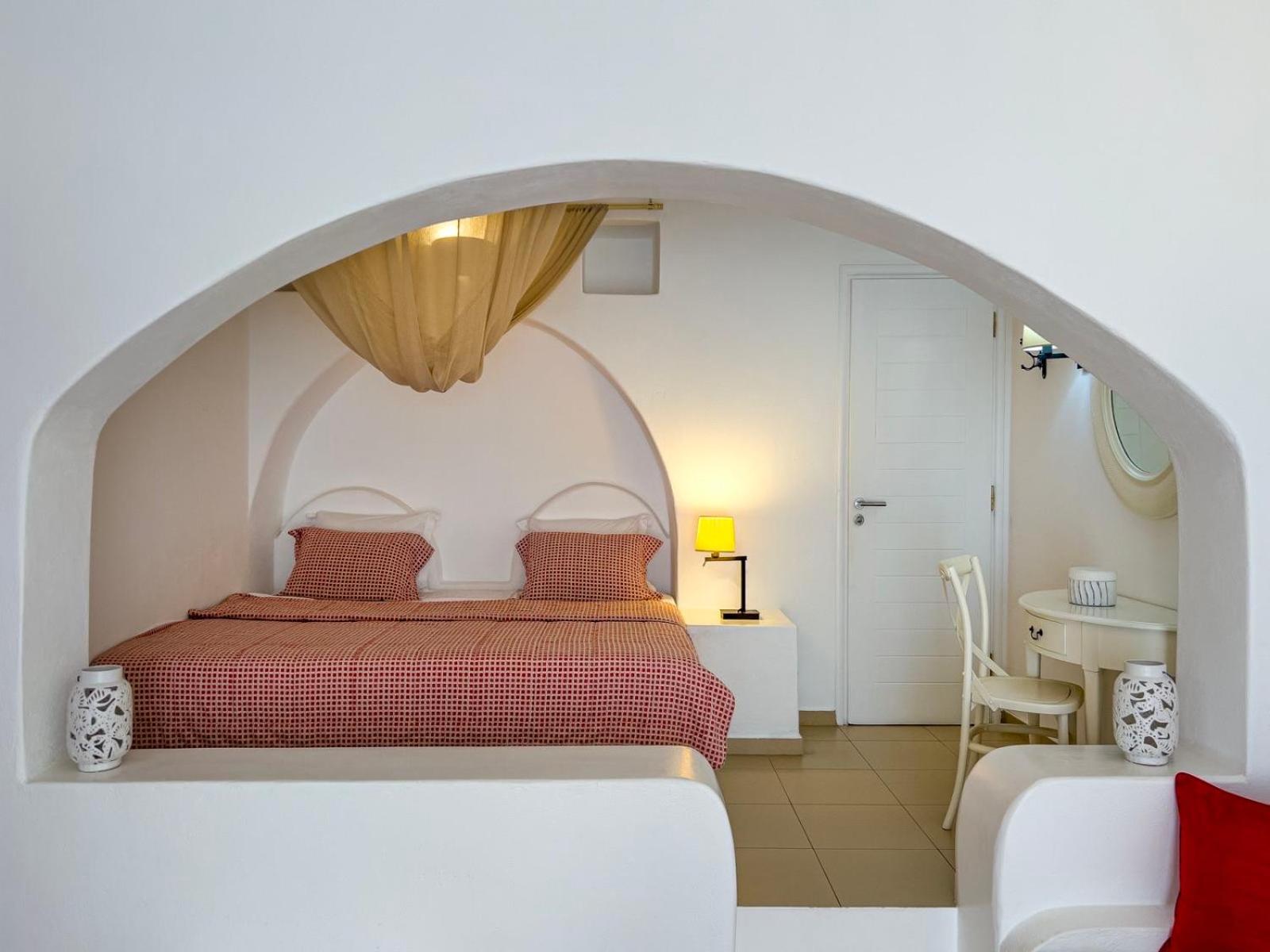 Aspalathras White Hotel Folegandros Town Bagian luar foto