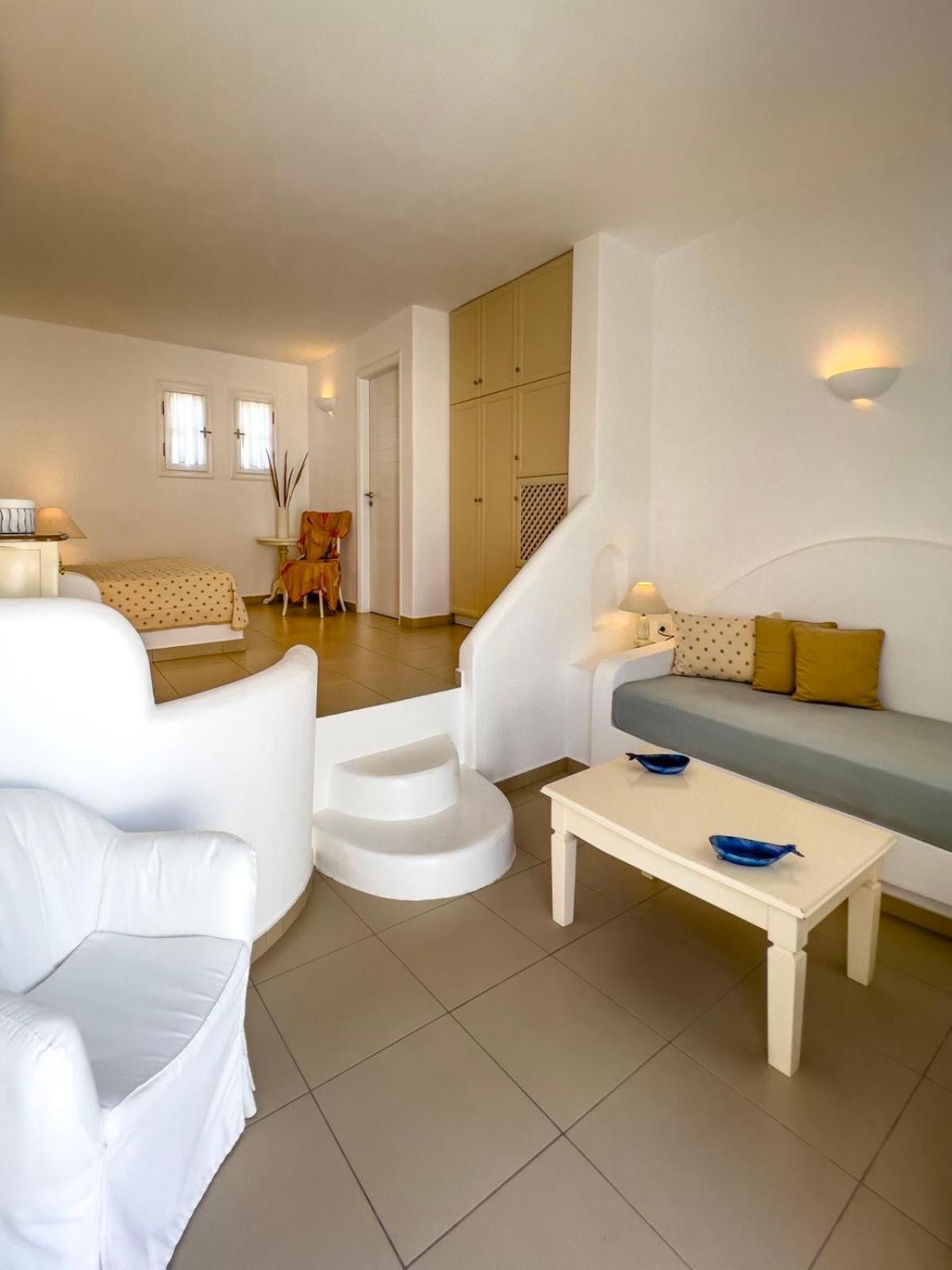 Aspalathras White Hotel Folegandros Town Bagian luar foto