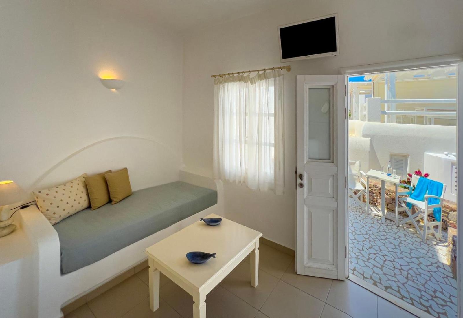 Aspalathras White Hotel Folegandros Town Bagian luar foto