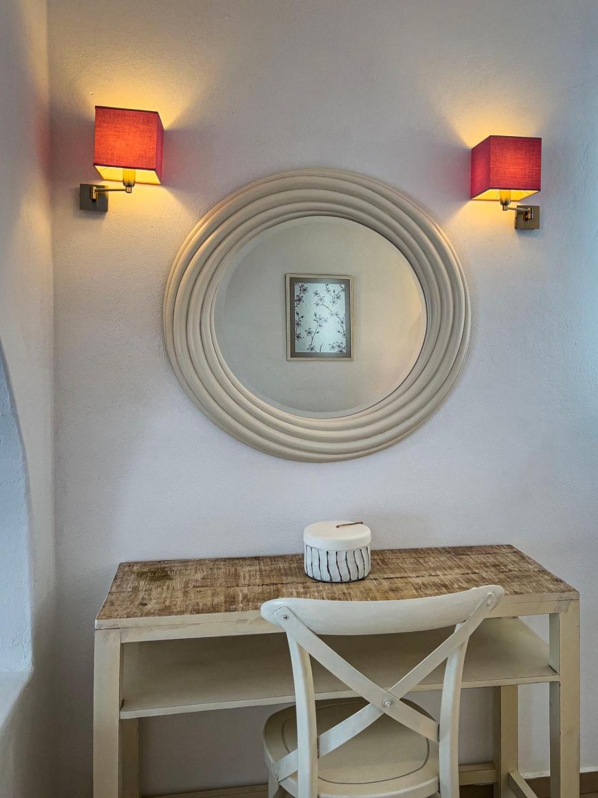 Aspalathras White Hotel Folegandros Town Bagian luar foto