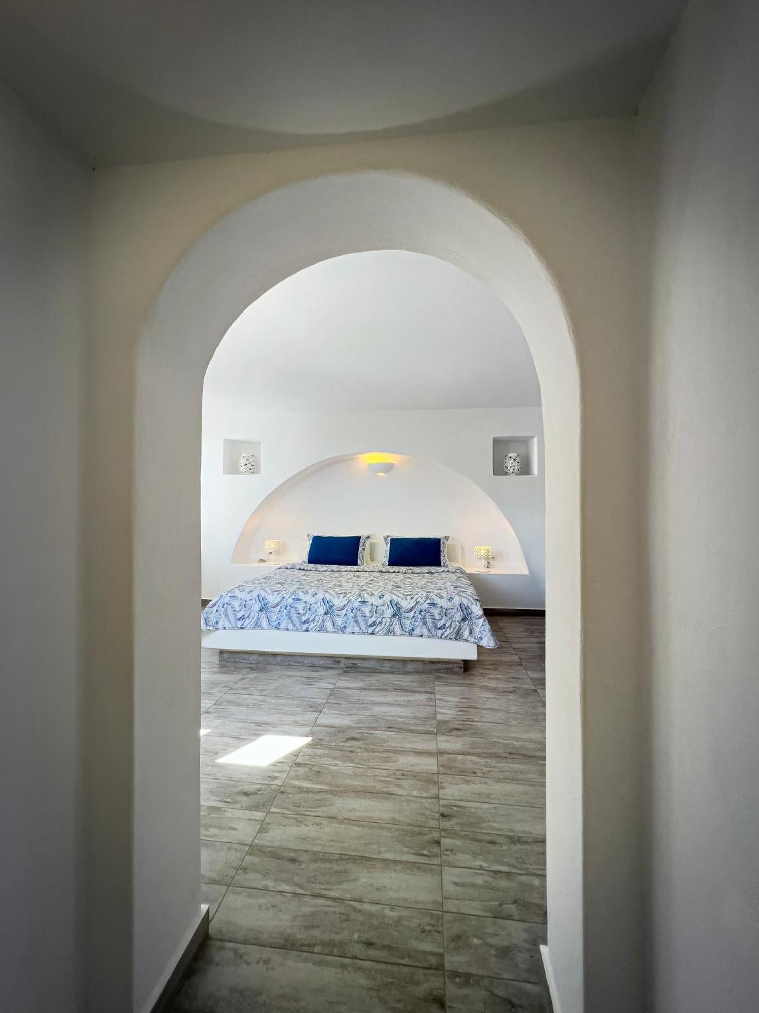 Aspalathras White Hotel Folegandros Town Bagian luar foto