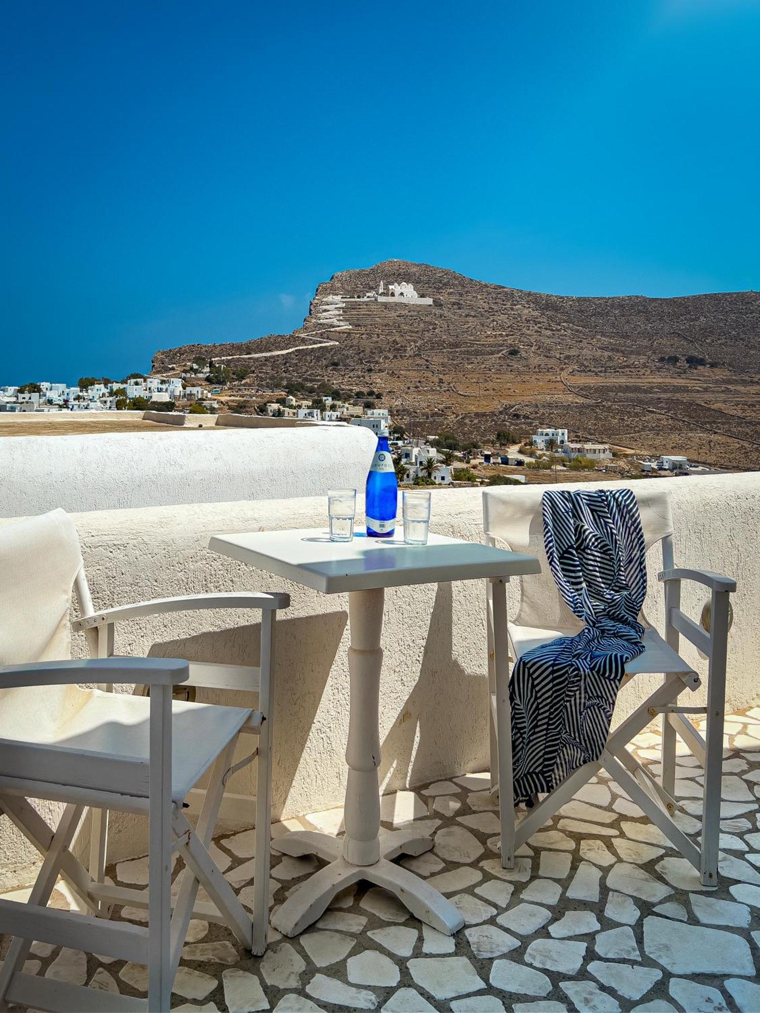 Aspalathras White Hotel Folegandros Town Bagian luar foto