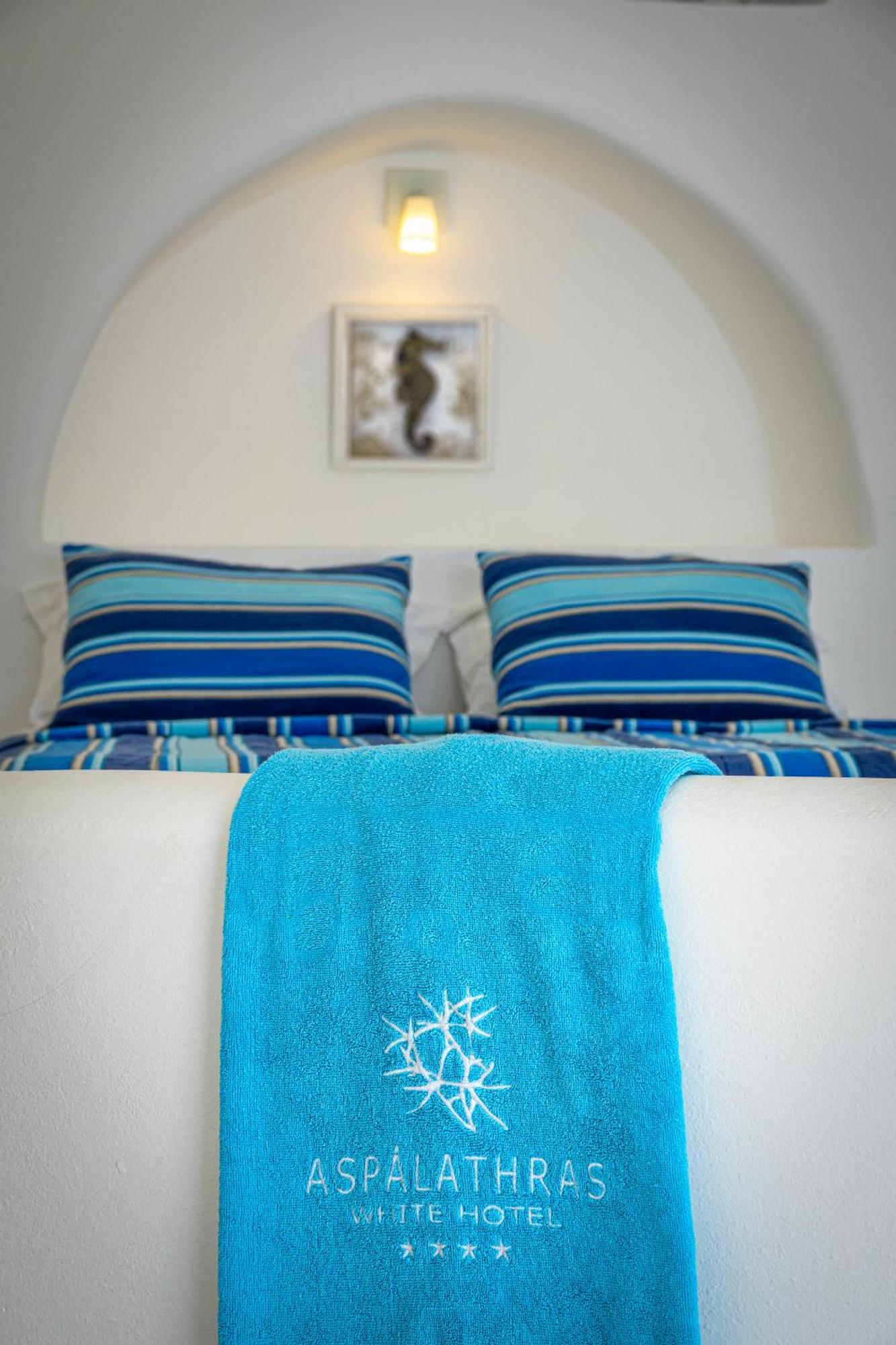 Aspalathras White Hotel Folegandros Town Bagian luar foto