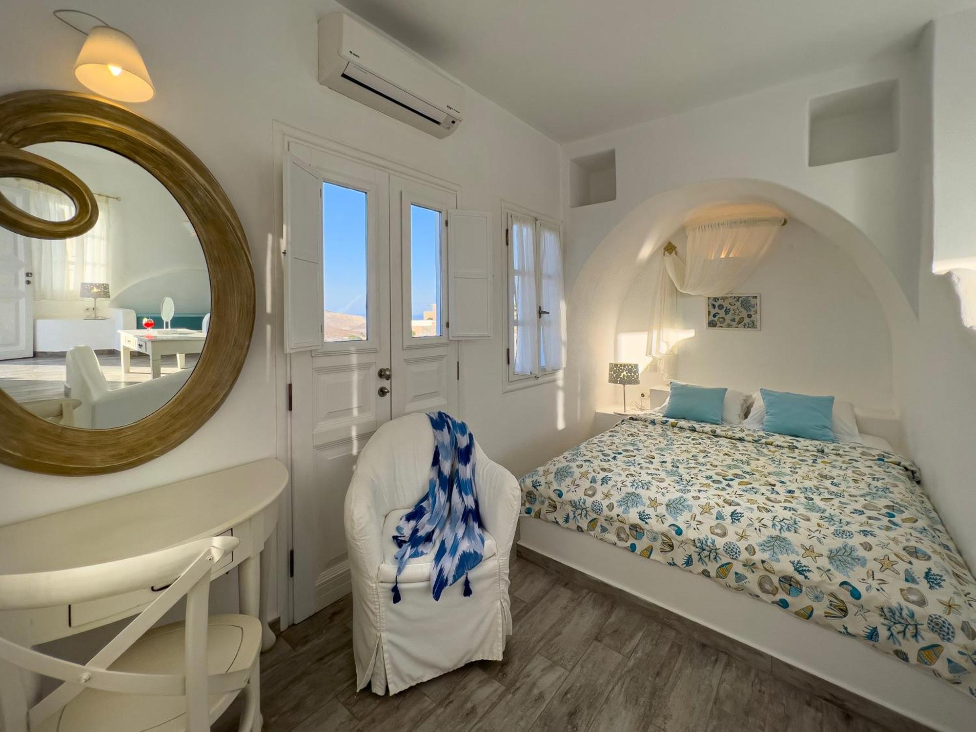 Aspalathras White Hotel Folegandros Town Bagian luar foto