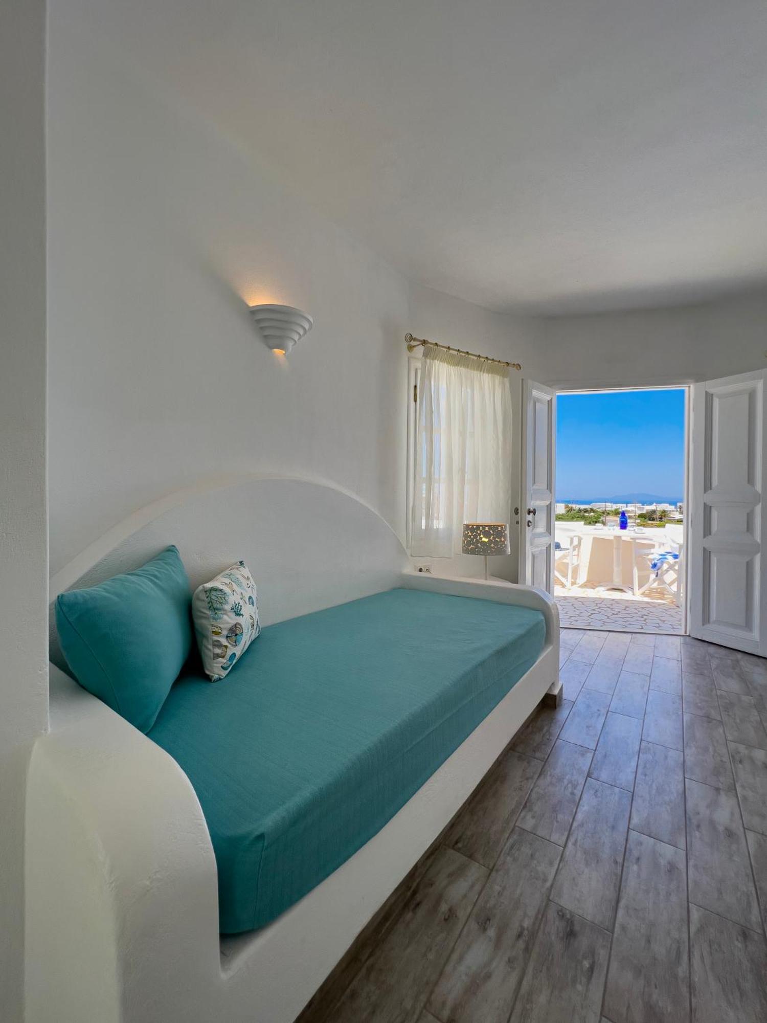 Aspalathras White Hotel Folegandros Town Bagian luar foto
