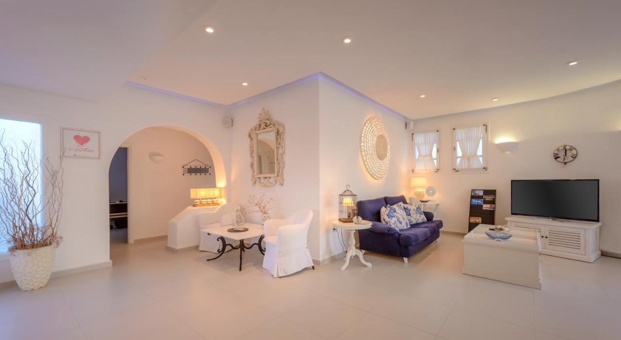Aspalathras White Hotel Folegandros Town Bagian luar foto