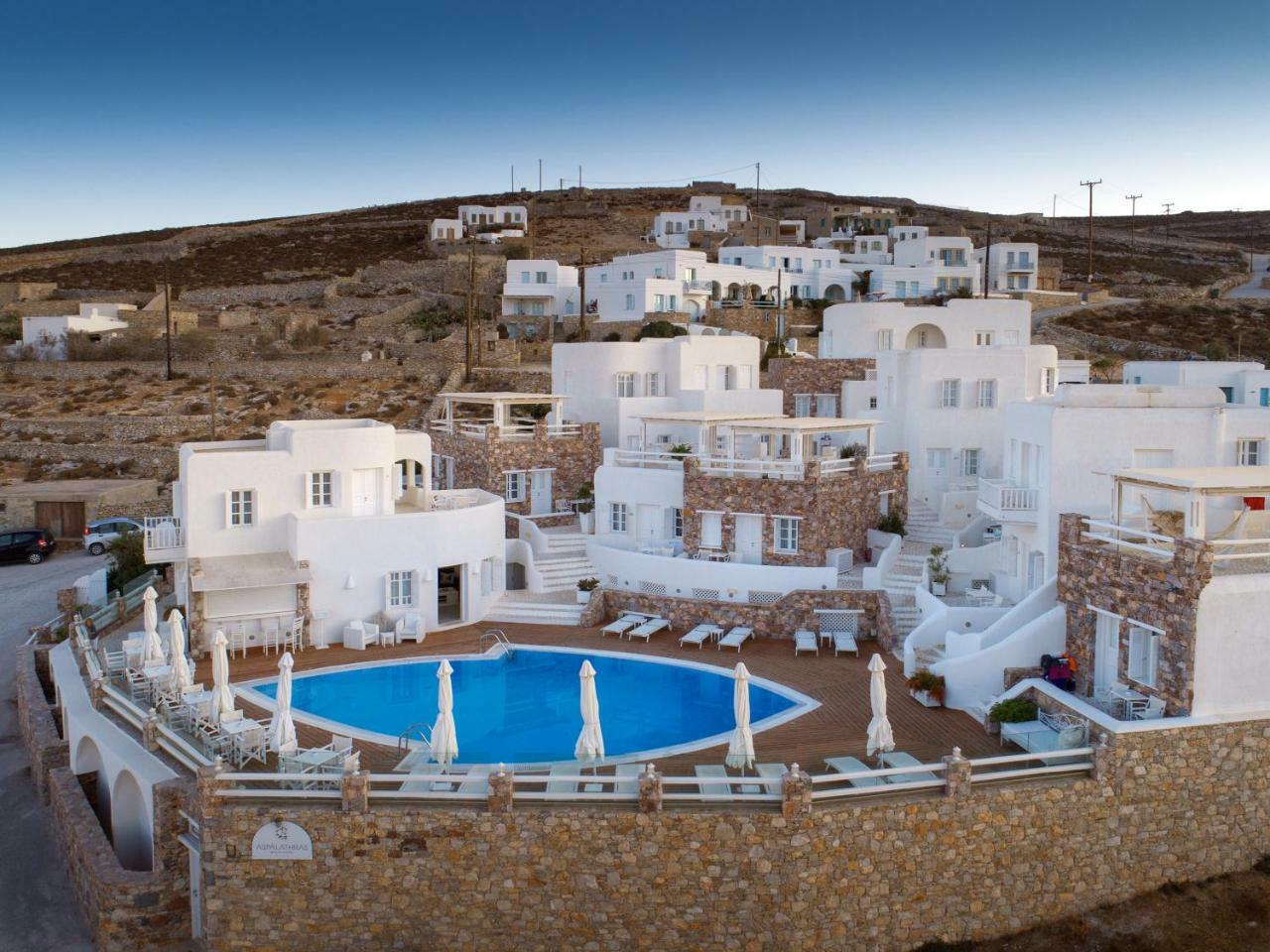 Aspalathras White Hotel Folegandros Town Bagian luar foto